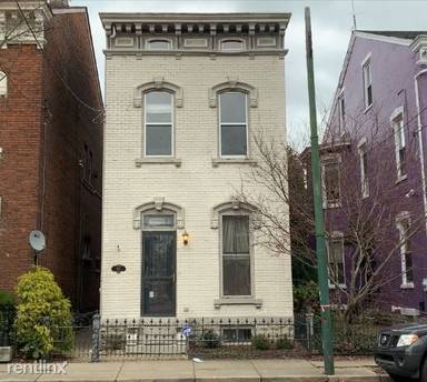 Main picture of 910 Main St