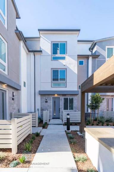 Main picture of 10002 Central Ave