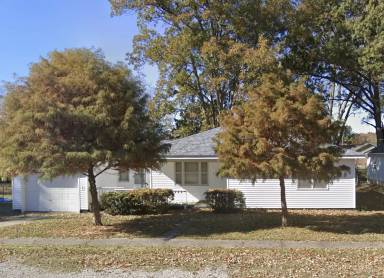 Main picture of 165 N Messmer St