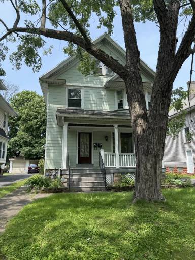 Main picture of 458 Birr St