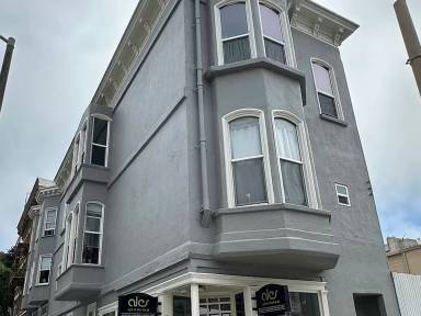 Main picture of 2396 Webster St