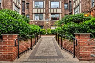 Main picture of 108 Highland Ave