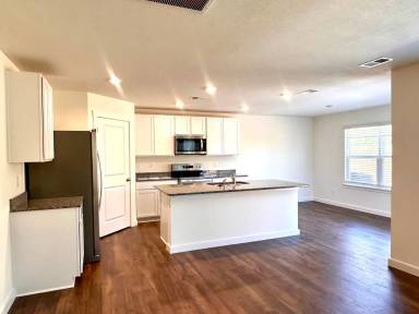 Main picture of 7033 Randleman Dr