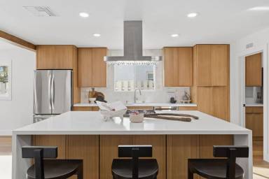 Main picture of 6655 Lederer Ave