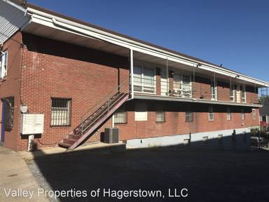 Main picture of 819 N Queen St