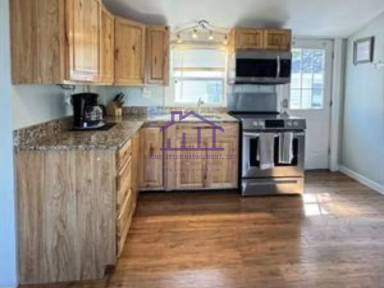 Main picture of 7 Perkins Ave