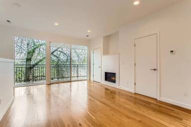Main picture of 1010 N Ainsworth St