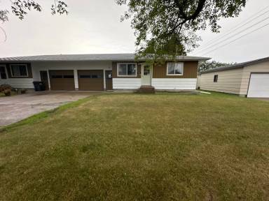 Main picture of 908 10th St NE