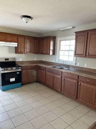 Main picture of 609 Dunbar St