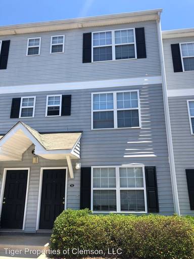 Main picture of 230 Campus Dr