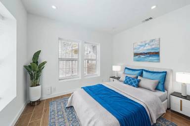 Main picture of 2318 Santa Rosa St
