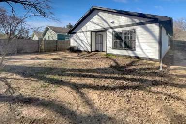 Main picture of 4640 Corregidor St