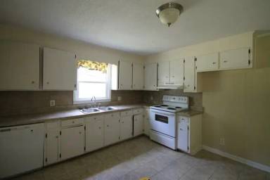 Main picture of 4010 Crestview Dr