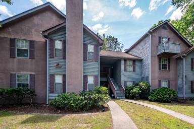 Main picture of 7951 Cricket Ct