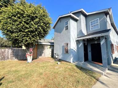 Main picture of 10904 Willowbrook Ave