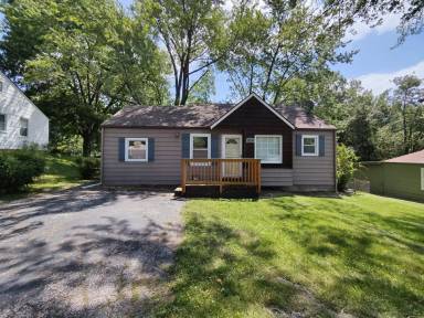 Main picture of 4459 N Chestnut Ave