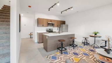 Main picture of 1201 Woodward Hts