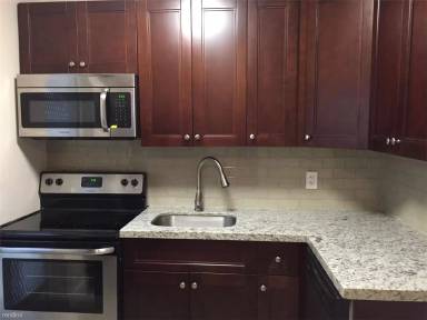 Main picture of 2255 NE 51st St