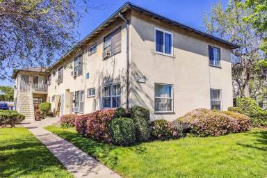 Main picture of 12243 Vanowen St