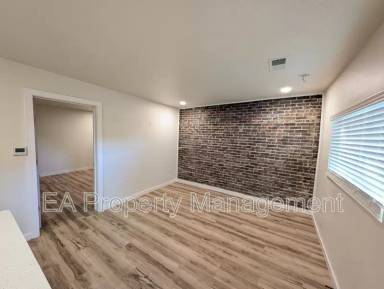 Main picture of 13th St Complex