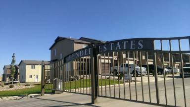 Main picture of 5805 Victoria Ave