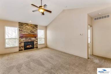 Main picture of 1615-1617 N Chapel Hill St