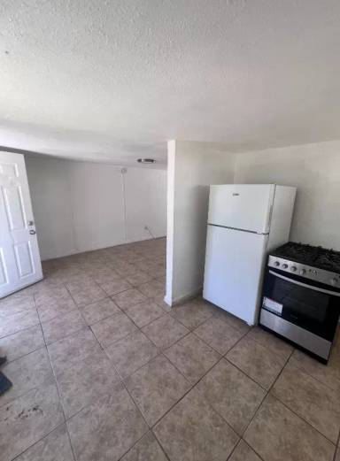 Main picture of 1456 Cameron Ln