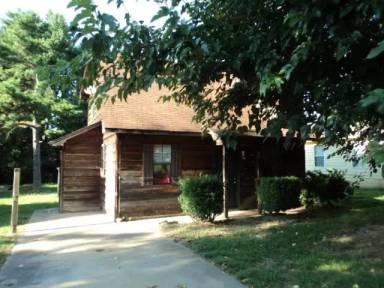 Main picture of 90 Sycamore Cir