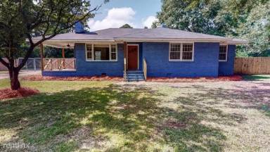 Main picture of 2730 Lakewood Dr