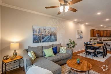 Main picture of 324 N Seattle Ave