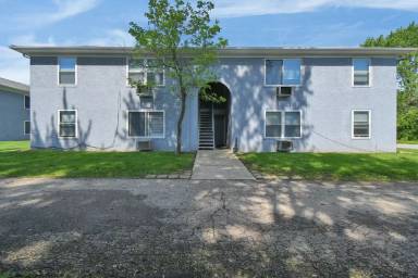 Main picture of 2583 Red Rock - C