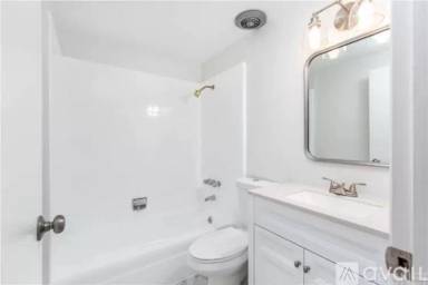 Main picture of 10535 Cedros Ave