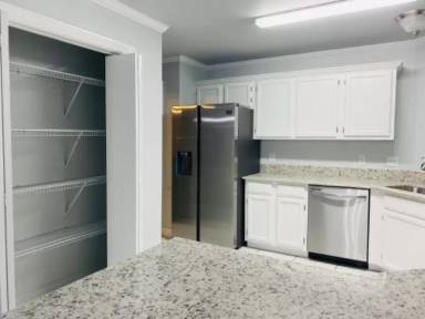 Main picture of 1925 S 11th Pl