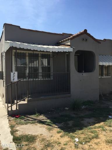 Main picture of 742 E 79th St