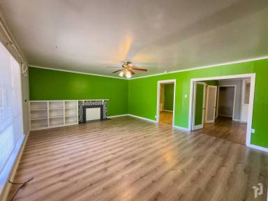 Main picture of 1175 E 8th St