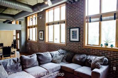 Main picture of 640 Glen Iris Dr NE