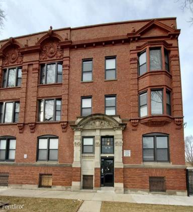 Main picture of 4752 S Michigan Ave