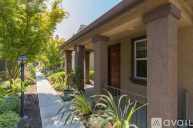 Main picture of 648 Valley Oak Ter