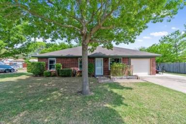 Main picture of 433 White Oak Ln