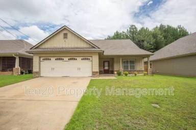 Main picture of 333 Lee Road 2170