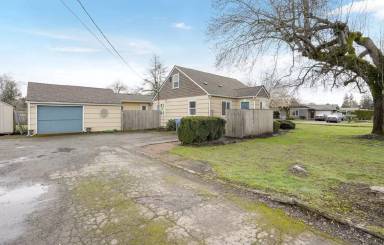 Main picture of 4310 Macleay Rd SE