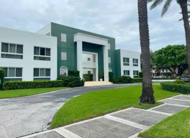 Main picture of 9920 Collins Ave