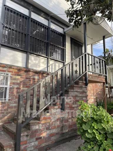 Main picture of 806 52nd Ave