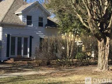 Main picture of 545 Greenwood Ave SE