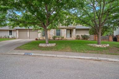 Main picture of 19734 Encino Knoll St