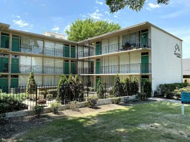 Main picture of 1639 Monroe Ave