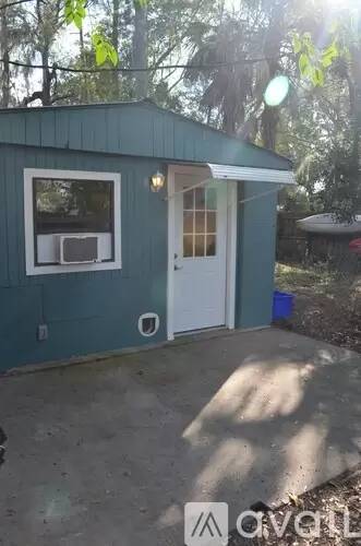 Main picture of 1924 NW 12th Ter