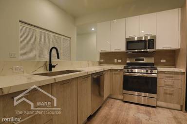 Main picture of 2550 S Wabash Ave