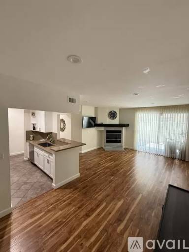 Main picture of 19009 Sherman Way
