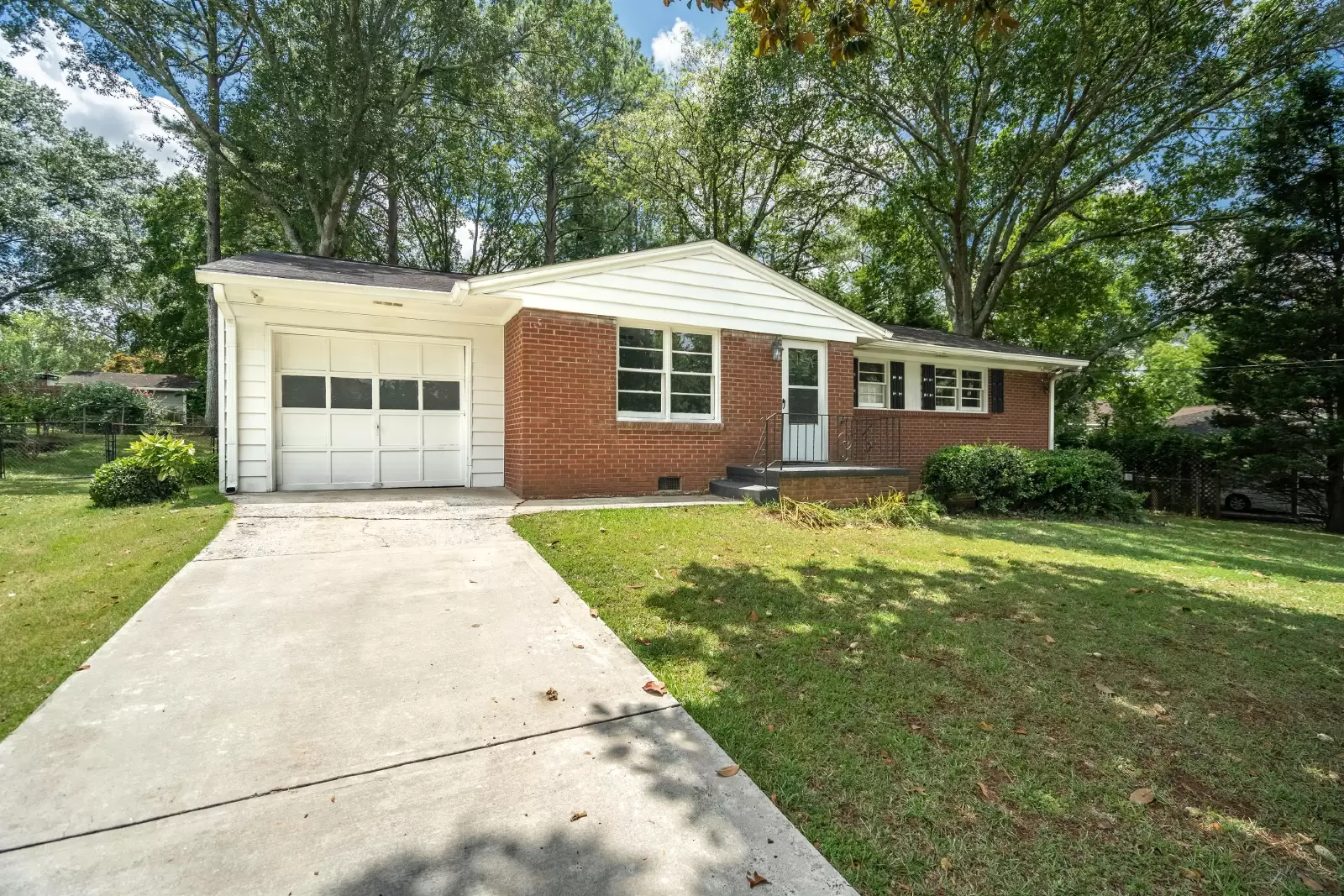 Main picture of 1248 Cliffwood Dr SE